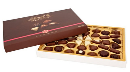 Продуктови Категории Шоколади Lindt Селекция от шоколад 428 гр. 